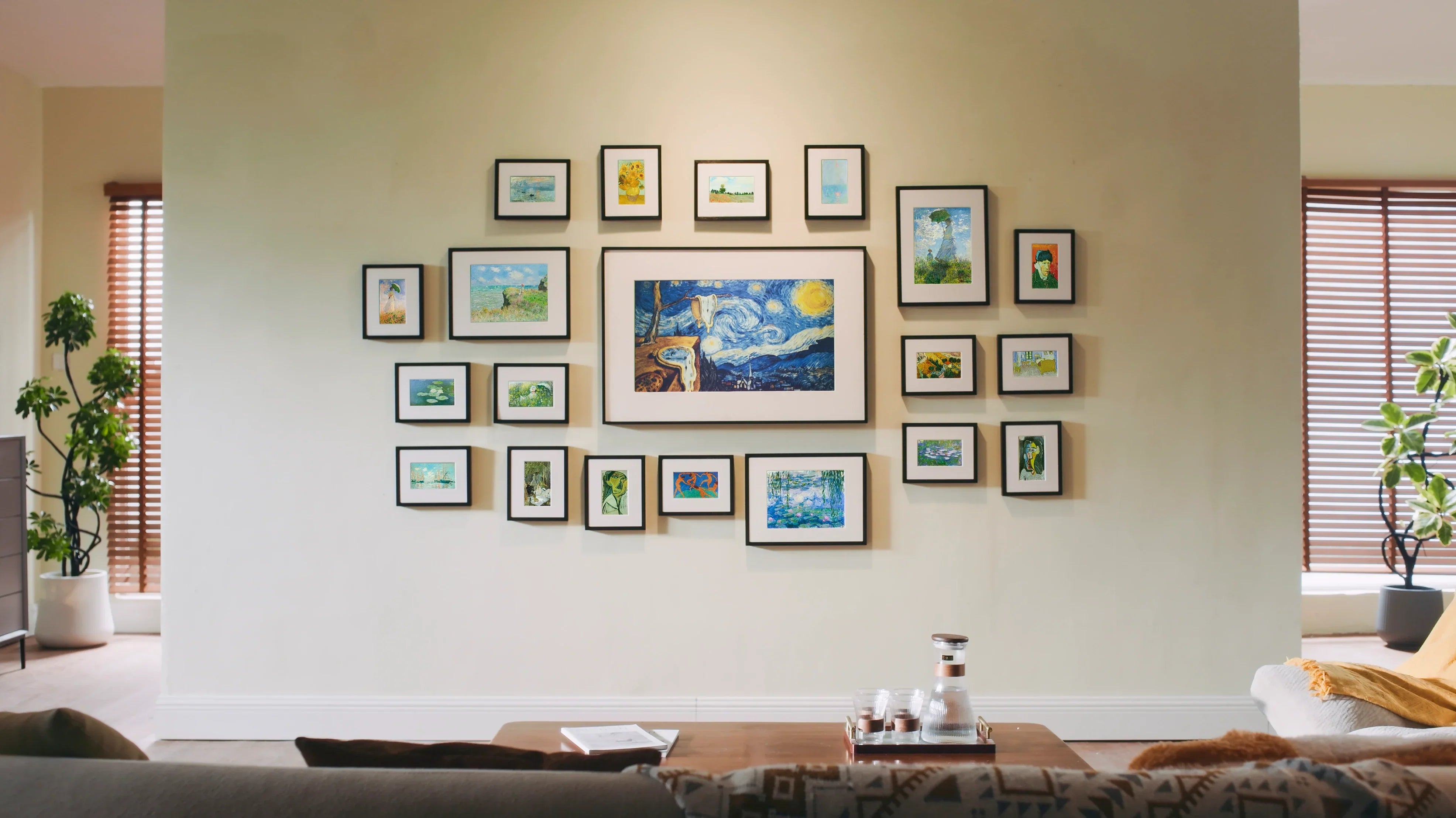 アートキャンバスの飾り方5選！賃貸でもおしゃれに飾るコツを紹介